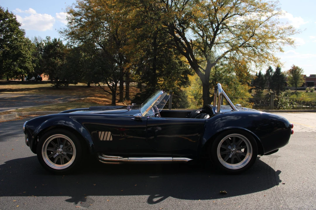 Shelby Cobra Replica - Image 16 of 31