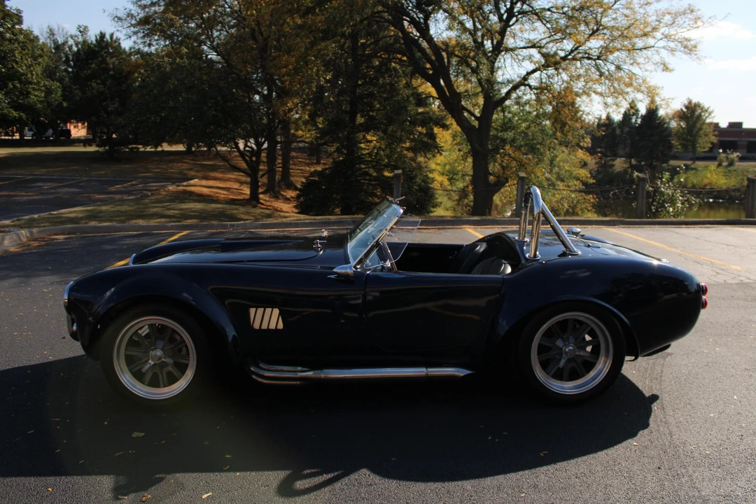 Shelby Cobra Replica - Image 17 of 31