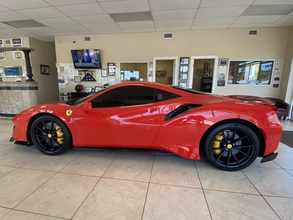2020 Ferrari 488 Pista - Image 28 of 31