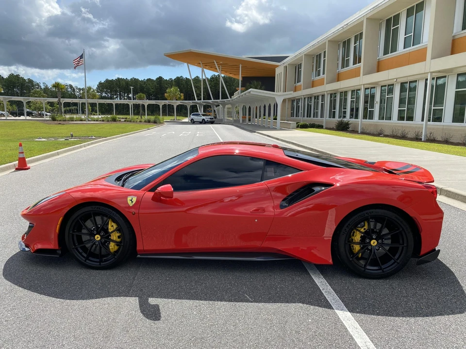 2020 Ferrari 488 Pista - Image 17 of 31