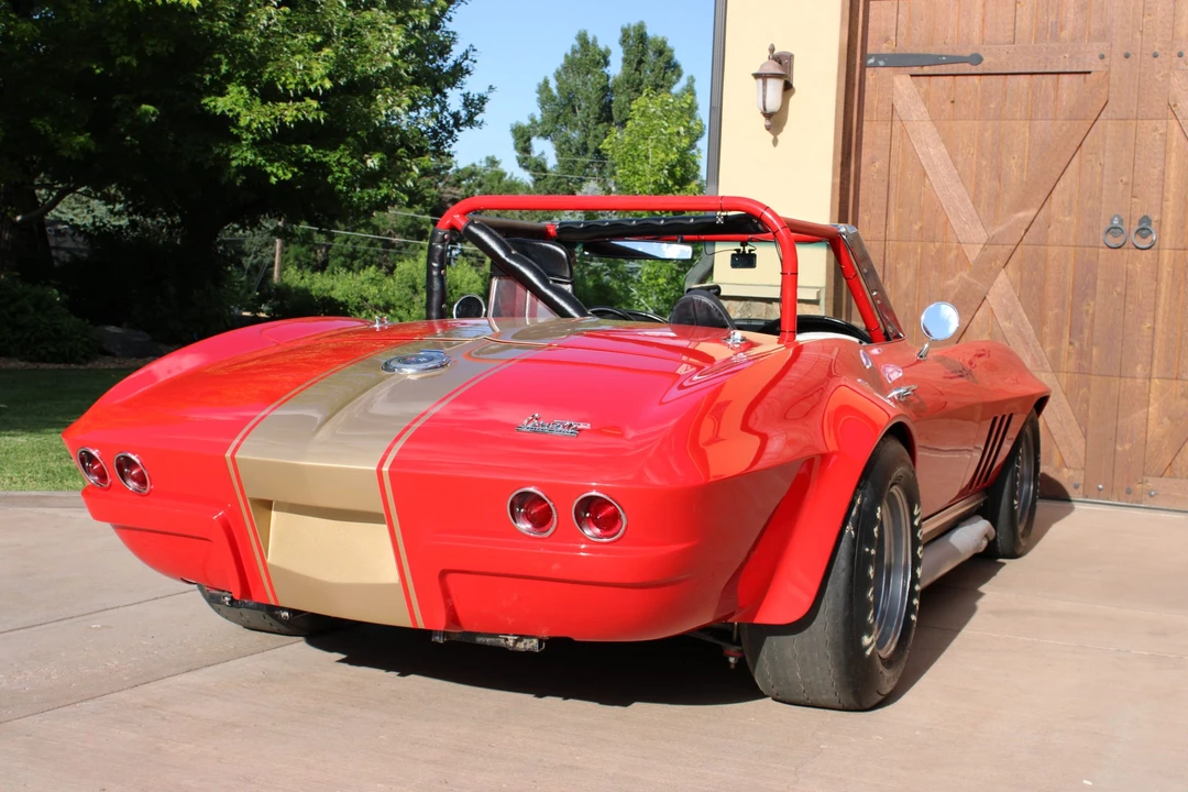 Chevrolet Corvette C2 - Image 28 of 31