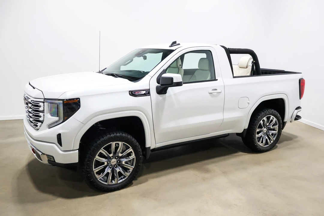 2025 GMC Sierra 5th Gen - Image 3 of 31