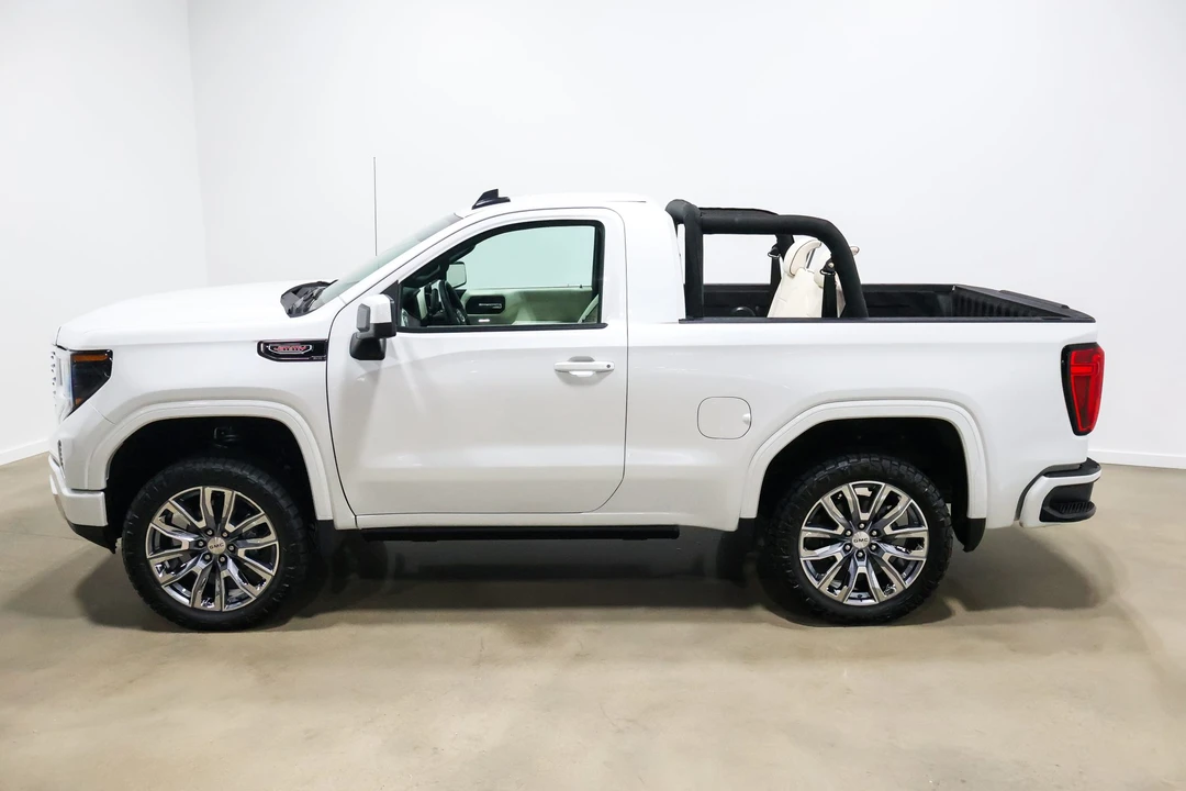 2025 GMC Sierra 5th Gen - Image 5 of 31