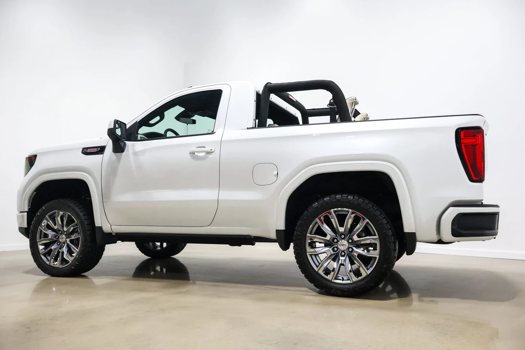 2025 GMC Sierra 5th Gen - Image 6 of 31