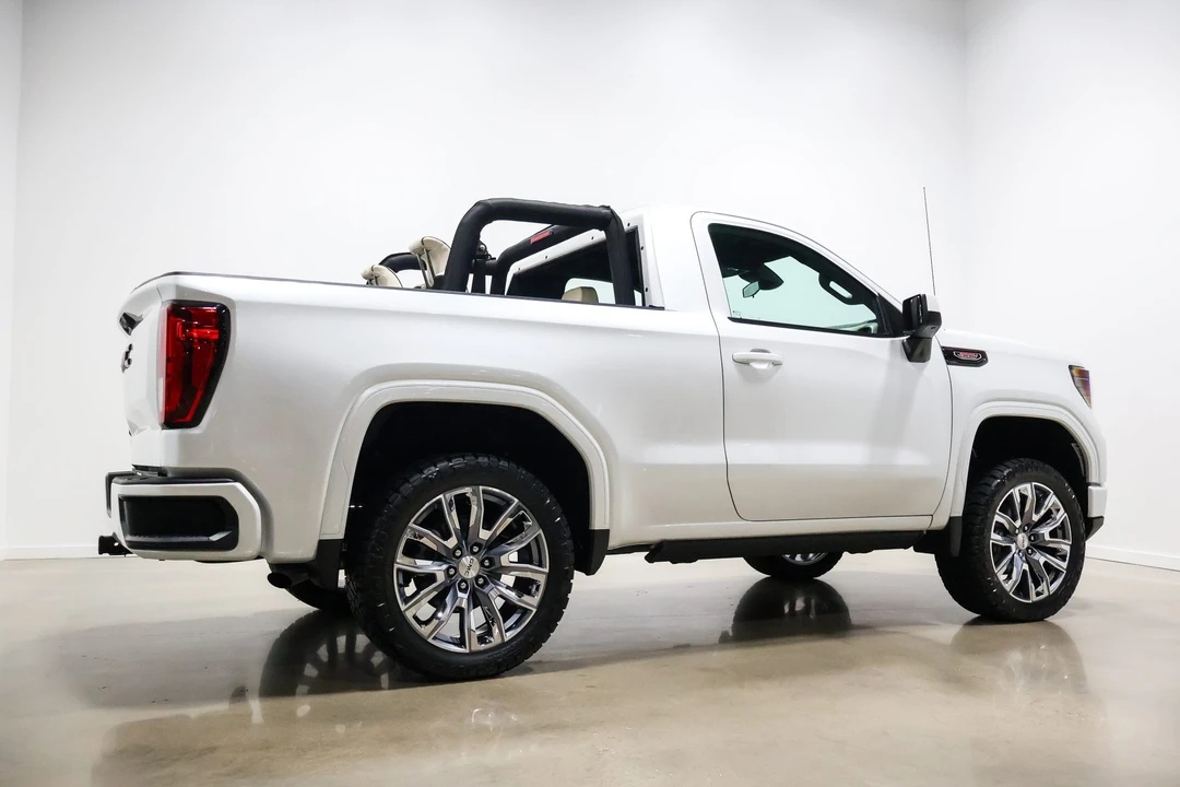 2025 GMC Sierra 5th Gen - Image 10 of 31