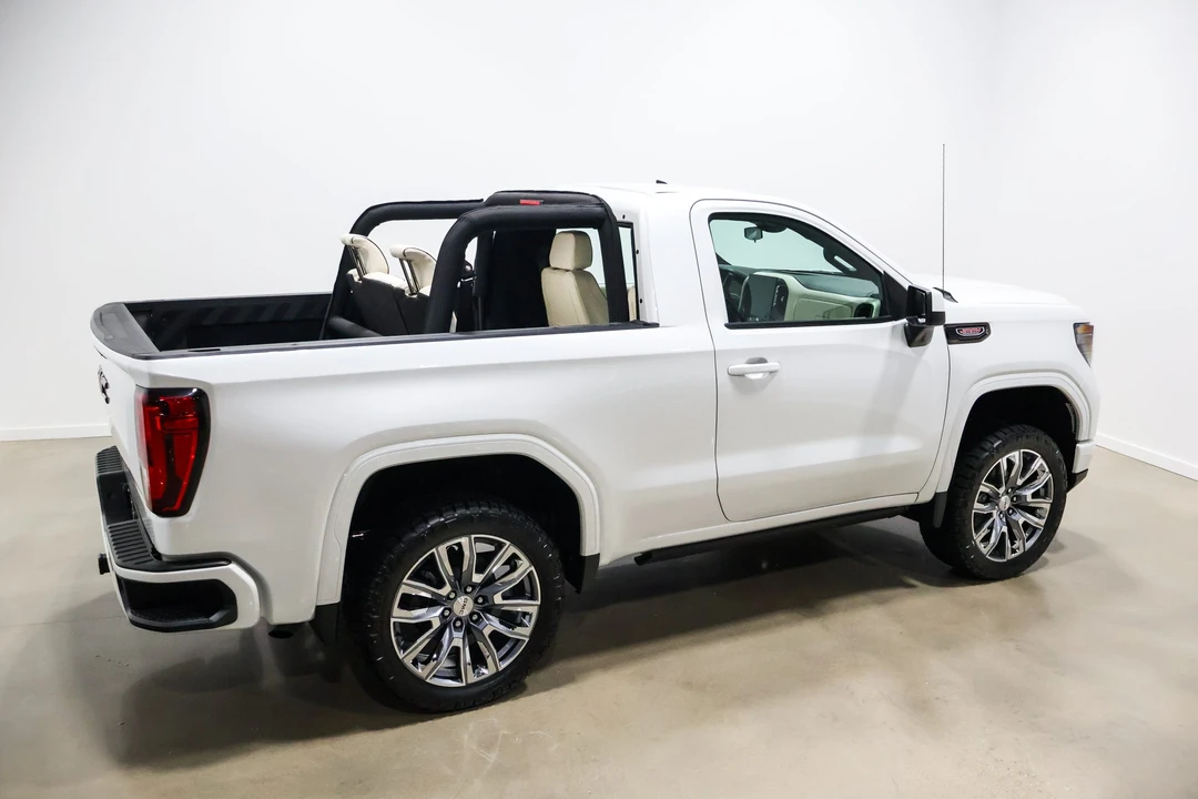 2025 GMC Sierra 5th Gen - Image 11 of 31