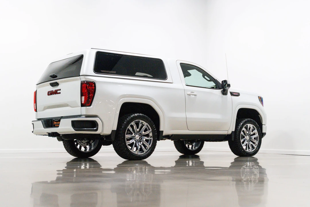 2025 GMC Sierra 5th Gen - Image 25 of 31