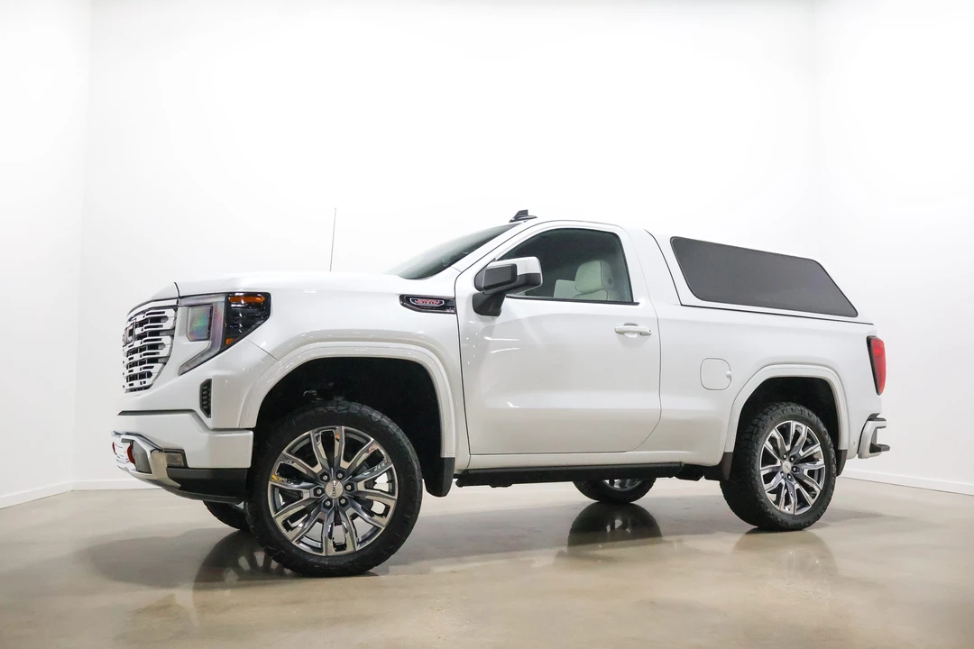2025 GMC Sierra 5th Gen - Image 17 of 31