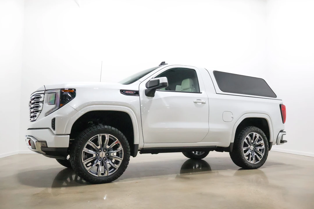 2025 GMC Sierra 5th Gen - Image 18 of 31