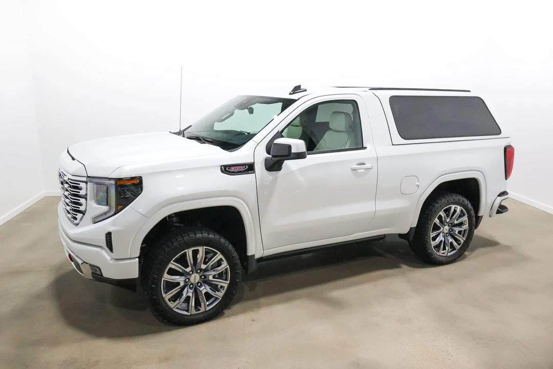 2025 GMC Sierra 5th Gen - Image 19 of 31