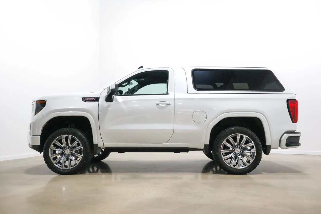 2025 GMC Sierra 5th Gen - Image 20 of 31