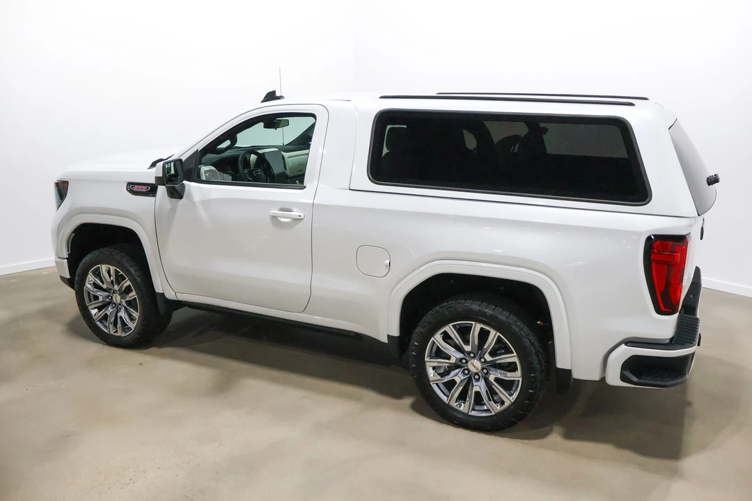 2025 GMC Sierra 5th Gen - Image 23 of 31