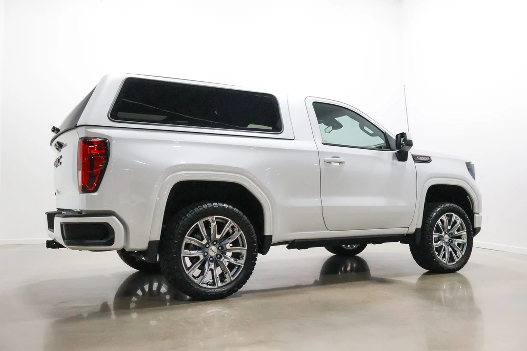 2025 GMC Sierra 5th Gen - Image 26 of 31