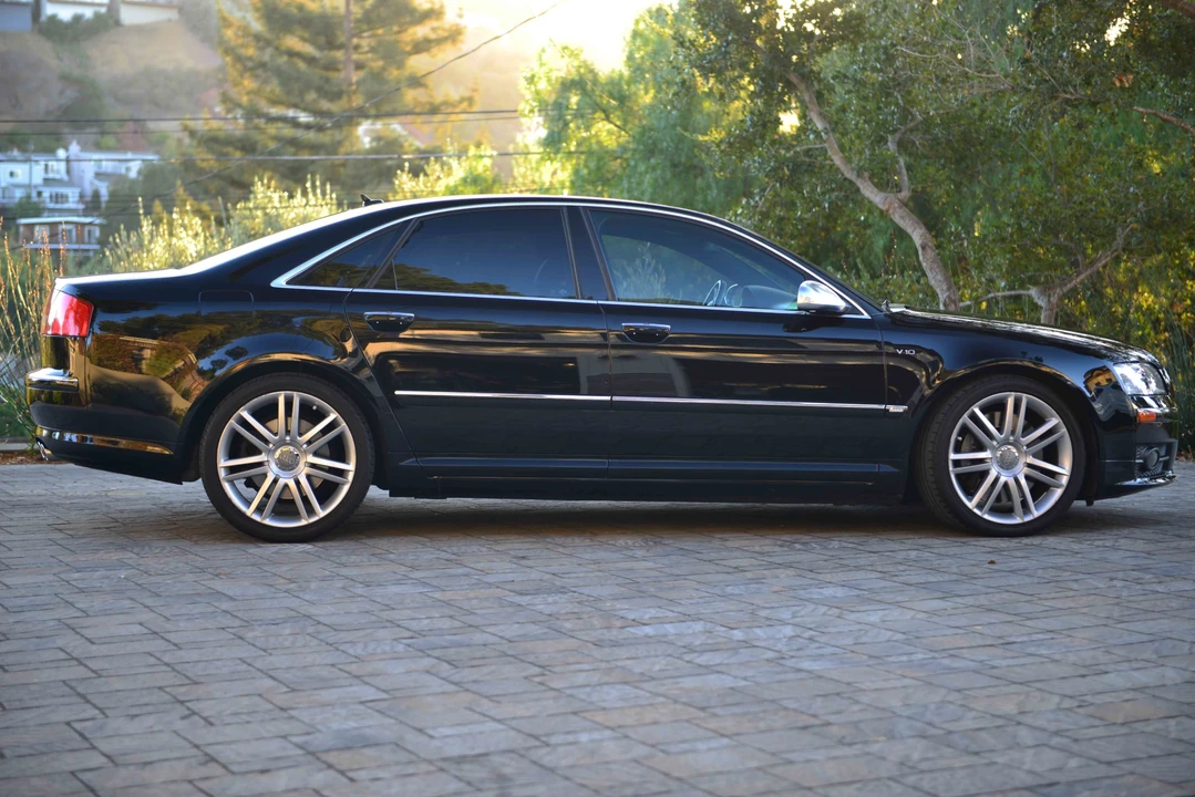 2007 Audi D3 S8 - Image 2 of 31