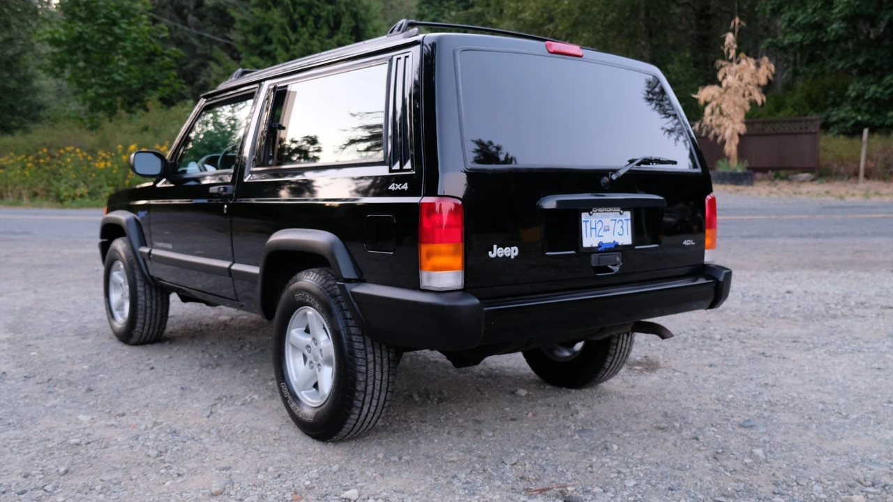 1998 Jeep XJ Cherokee - Image 11 of 31