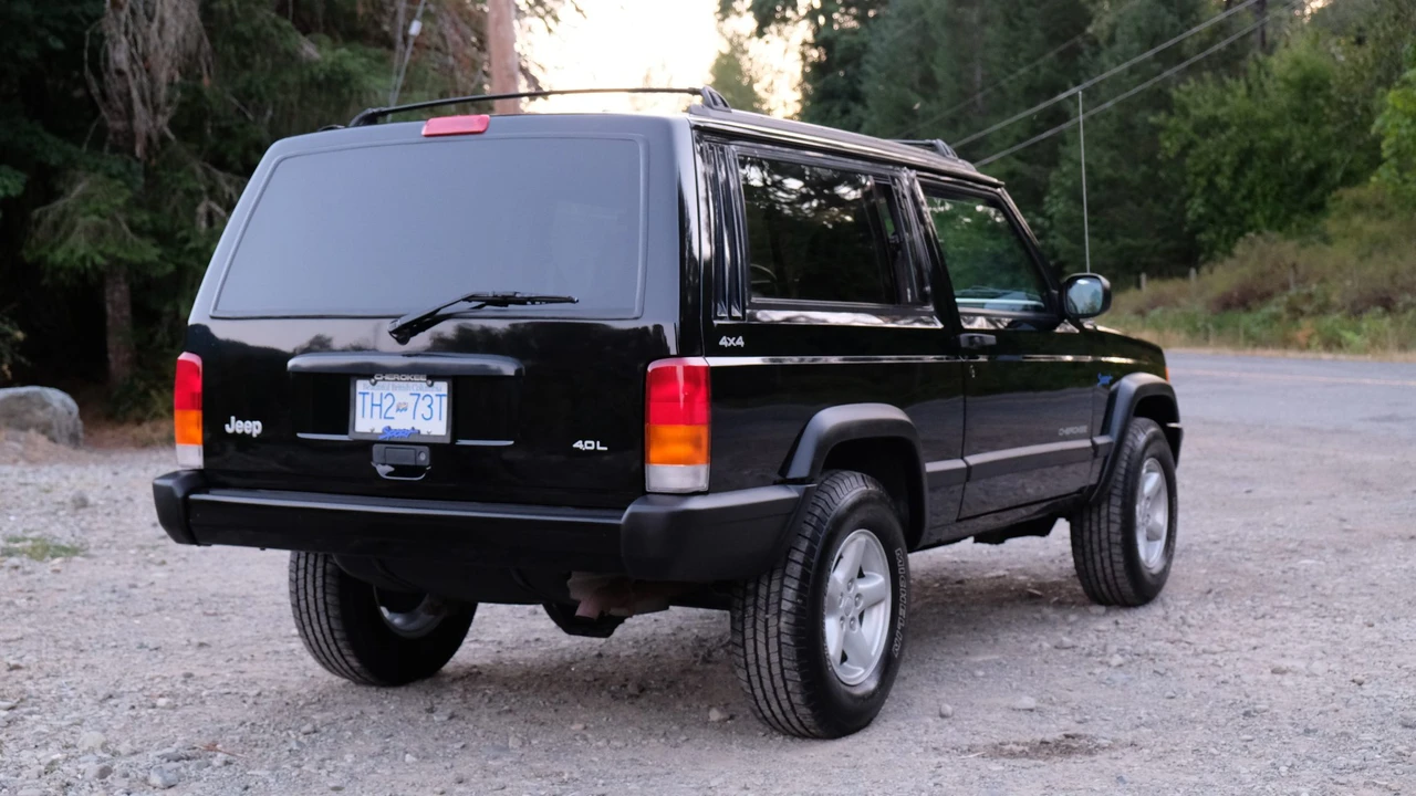 1998 Jeep XJ Cherokee - Image 16 of 31