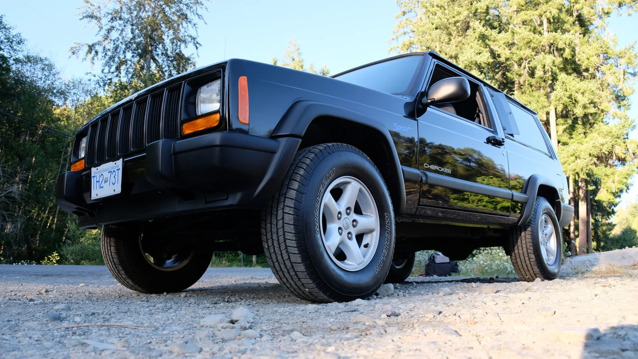 1998 Jeep XJ Cherokee - Image 2 of 31