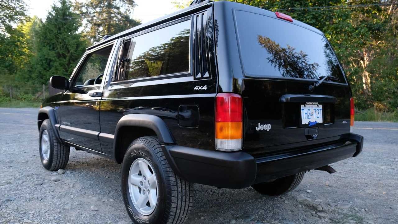 1998 Jeep XJ Cherokee - Image 13 of 31