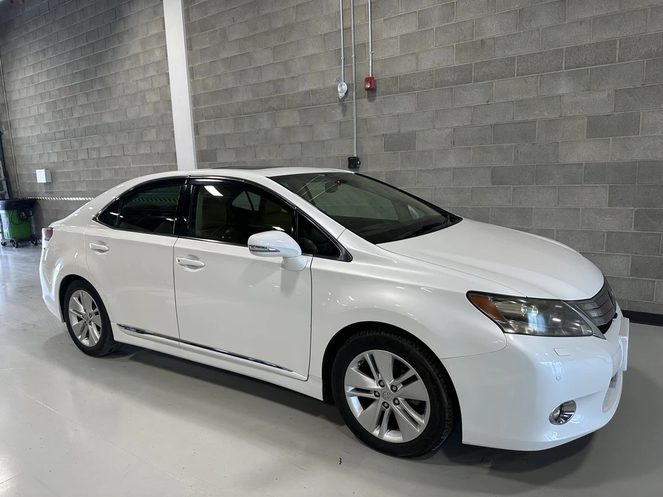 2010 Lexus HS - Image 12 of 31