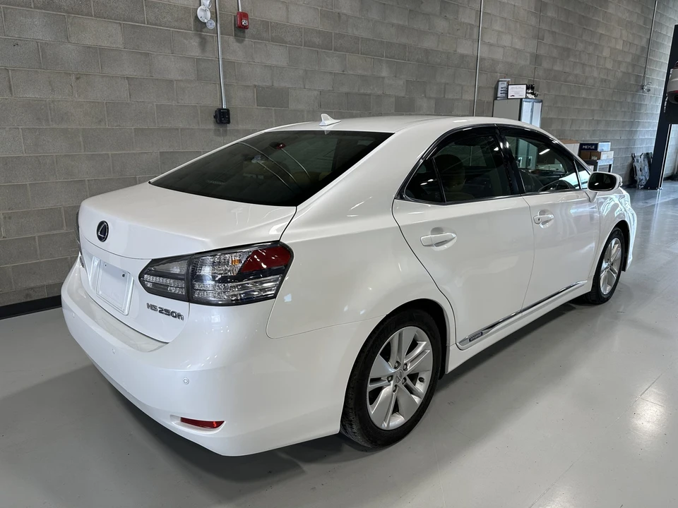 2010 Lexus HS - Image 9 of 31