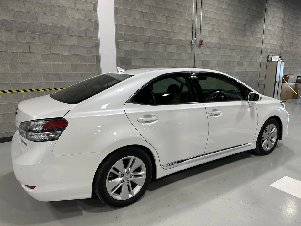 2010 Lexus HS - Image 10 of 31