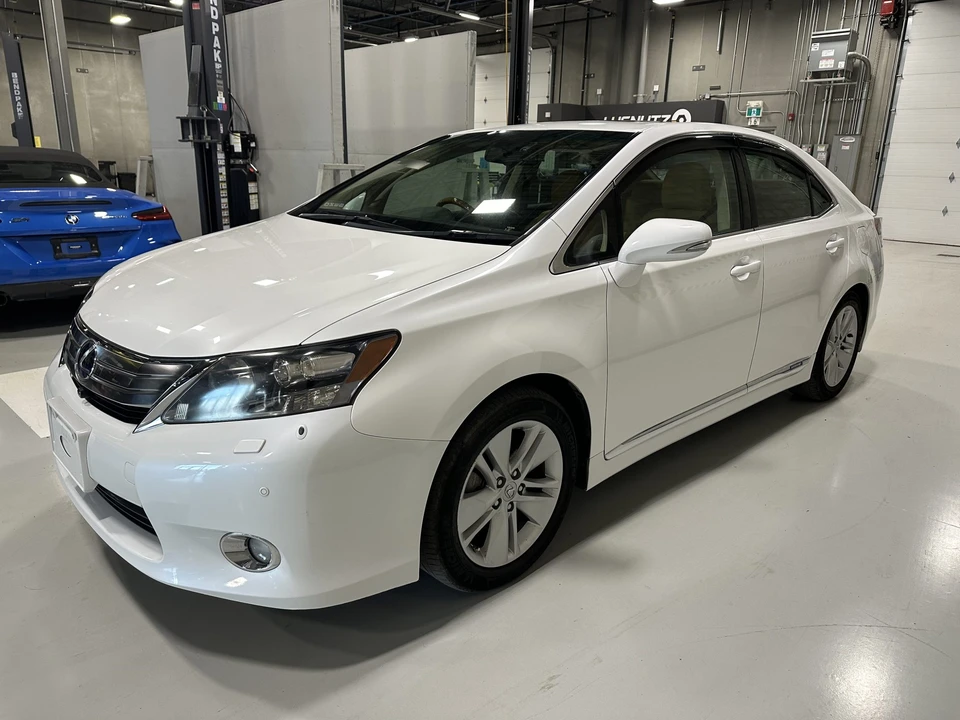 2010 Lexus HS - Image 2 of 31