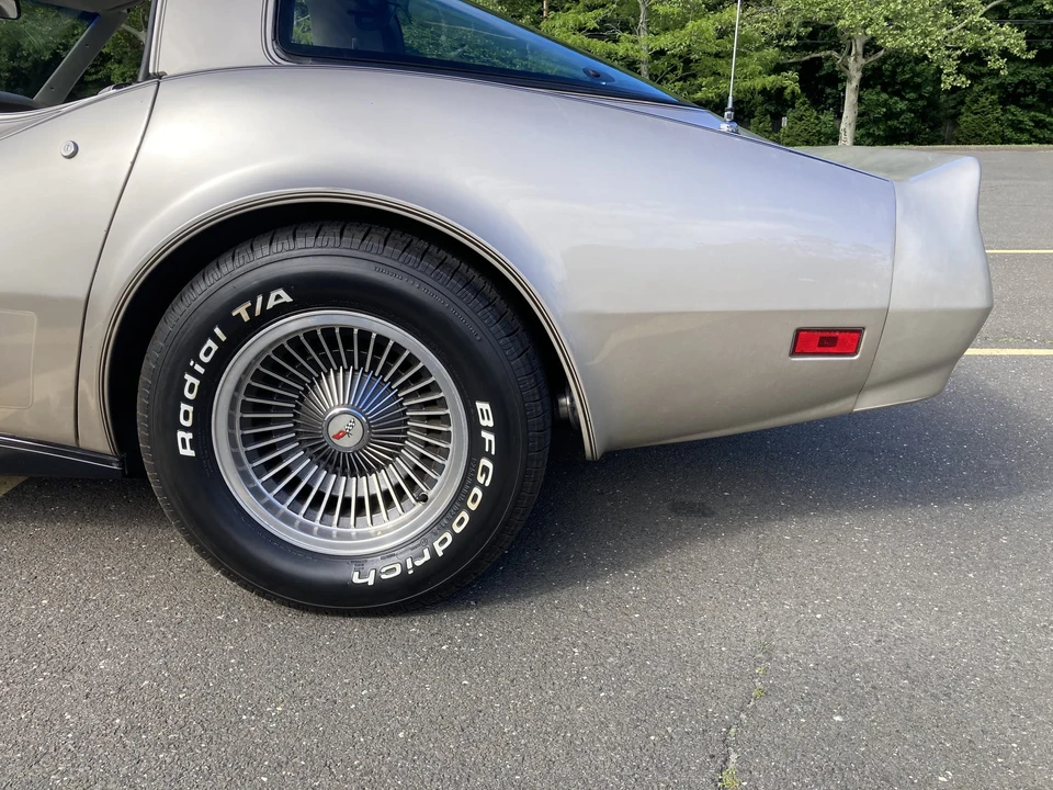 1982 Chevrolet Corvette C3 - Image 28 of 31