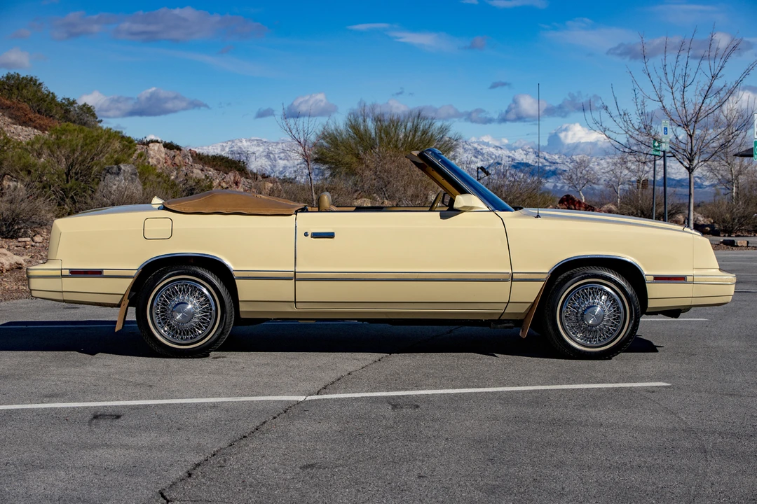 1982 Chrysler LeBaron - Image 28 of 31
