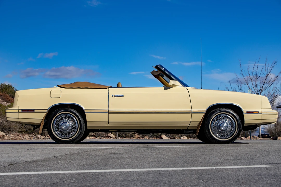 1982 Chrysler LeBaron - Image 29 of 31