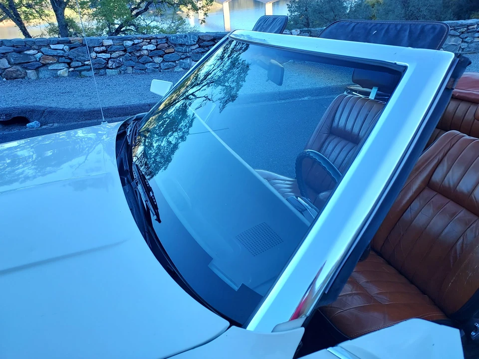 1983 Chrysler LeBaron - Image 20 of 31