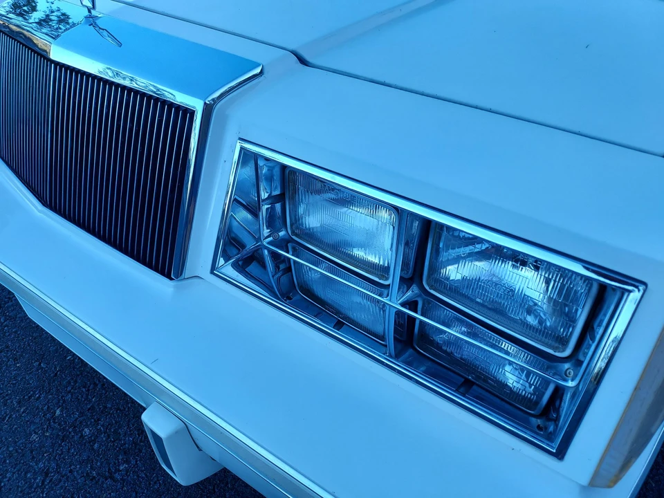 1983 Chrysler LeBaron - Image 16 of 31