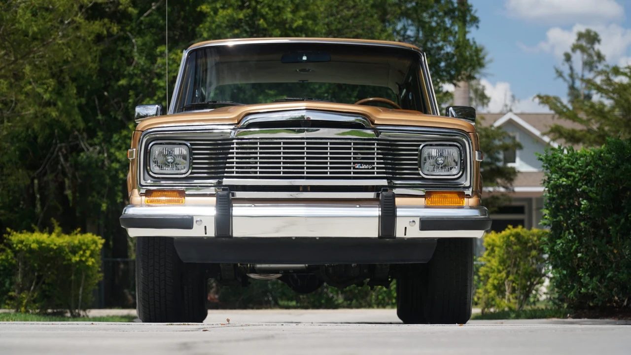 1983 Jeep SJ Wagoneer - Image 7 of 31