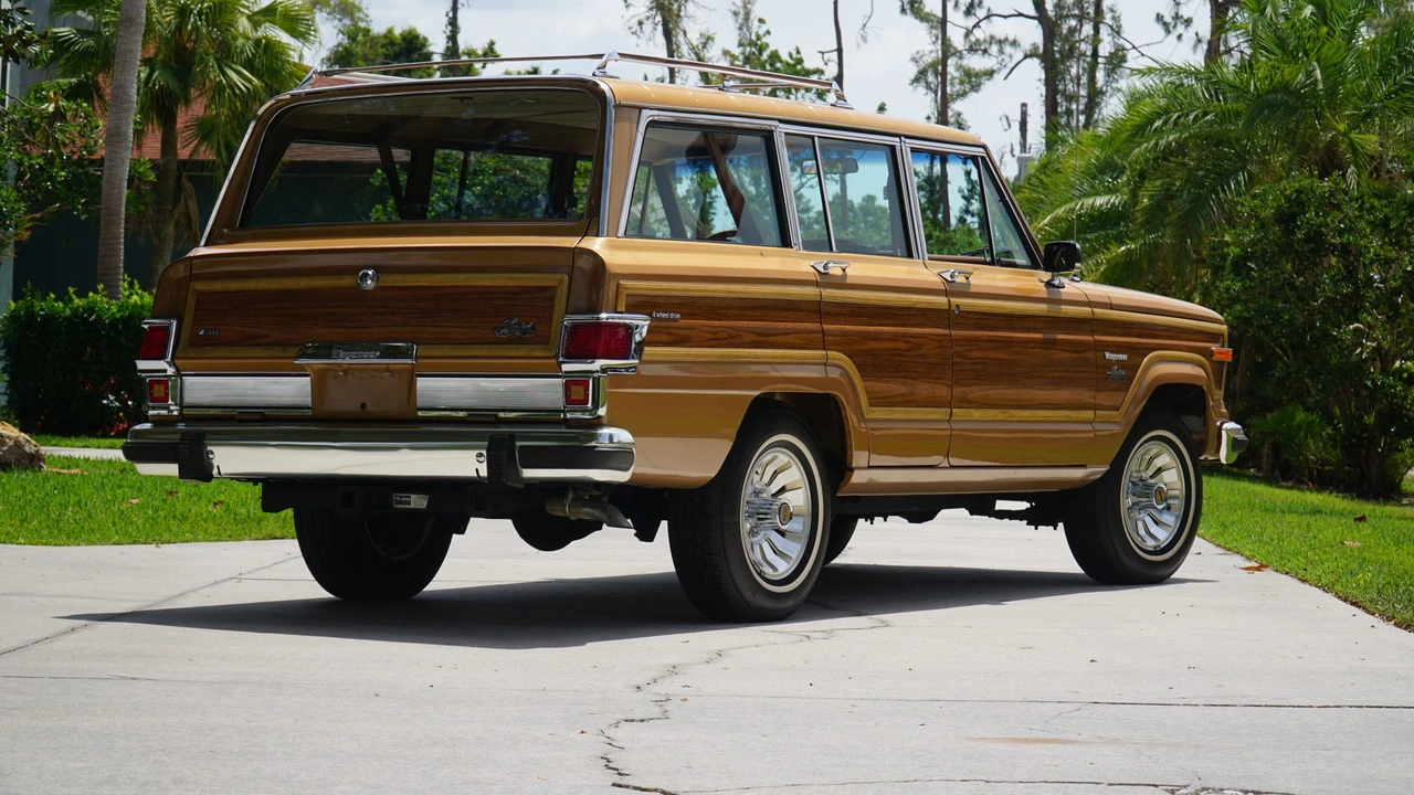1983 Jeep SJ Wagoneer - Image 22 of 31