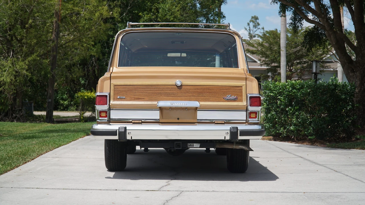 1983 Jeep SJ Wagoneer - Image 25 of 31