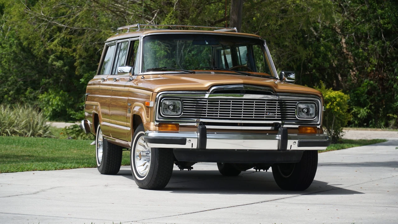 1983 Jeep SJ Wagoneer - Image 10 of 31