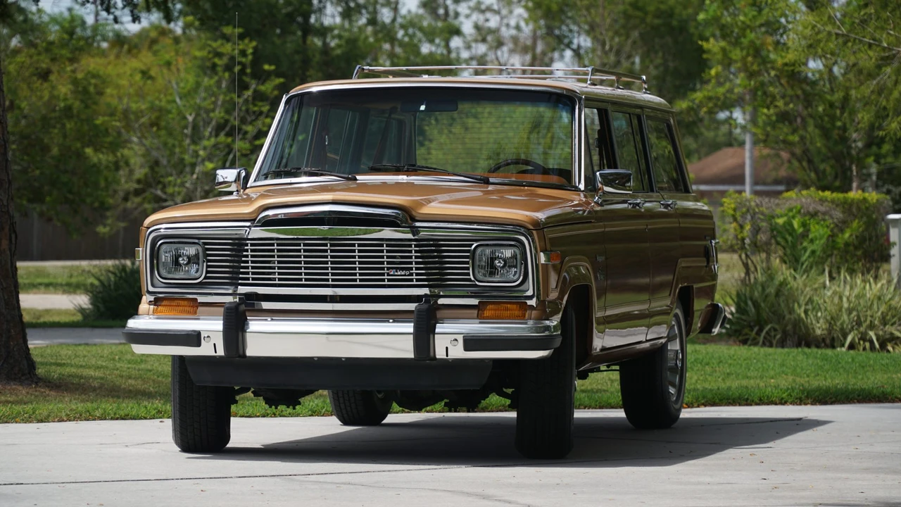 1983 Jeep SJ Wagoneer - Image 6 of 31