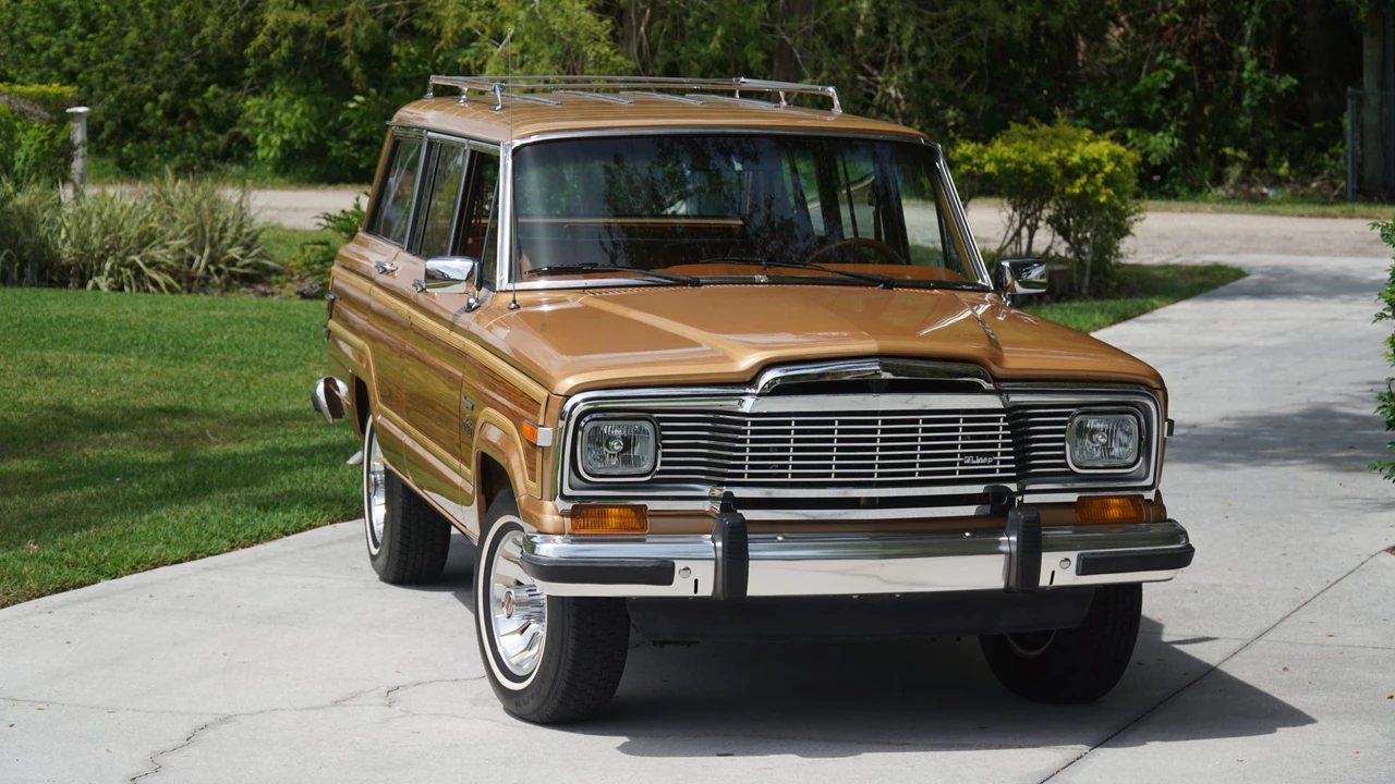 1983 Jeep SJ Wagoneer - Image 11 of 31
