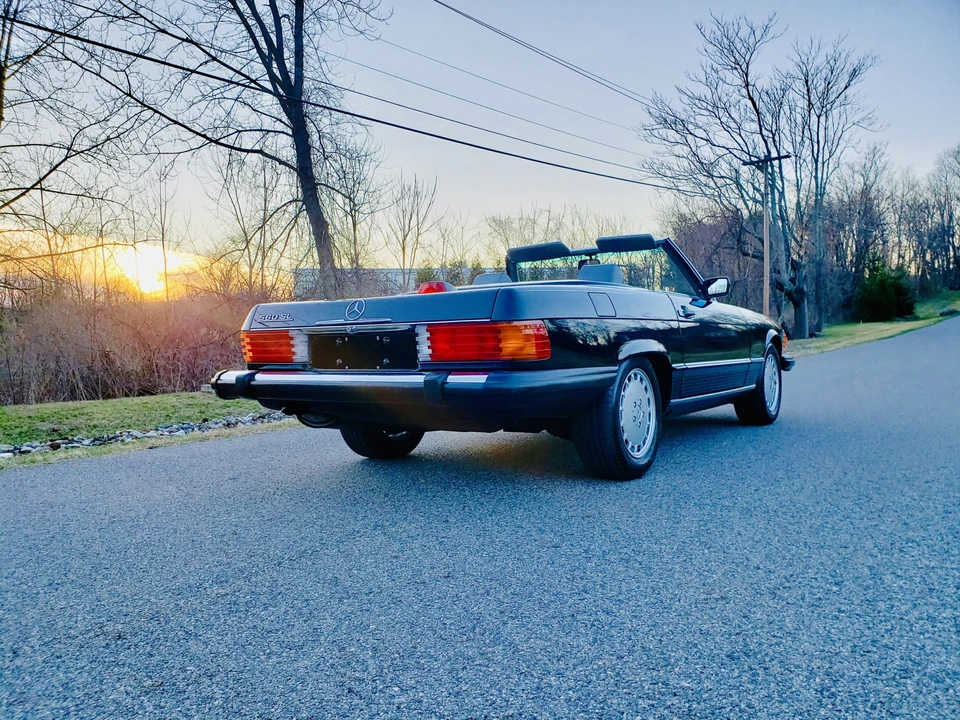 1987 Mercedes-Benz R107 SL-Class - Image 2 of 31