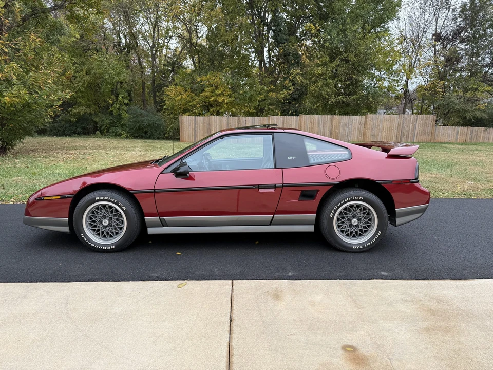 1987 Pontiac Fiero GT - Image 19 of 31