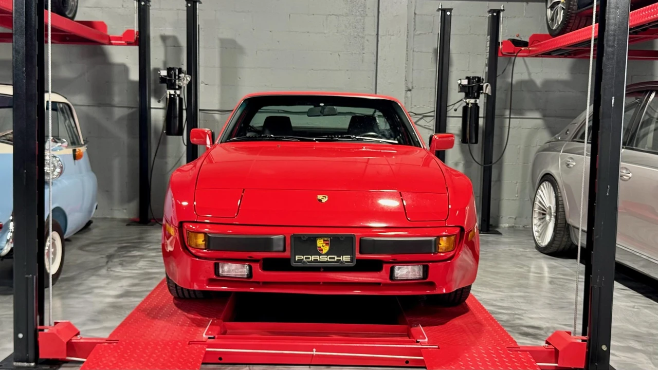 1987 Porsche 944 - Image 8 of 31