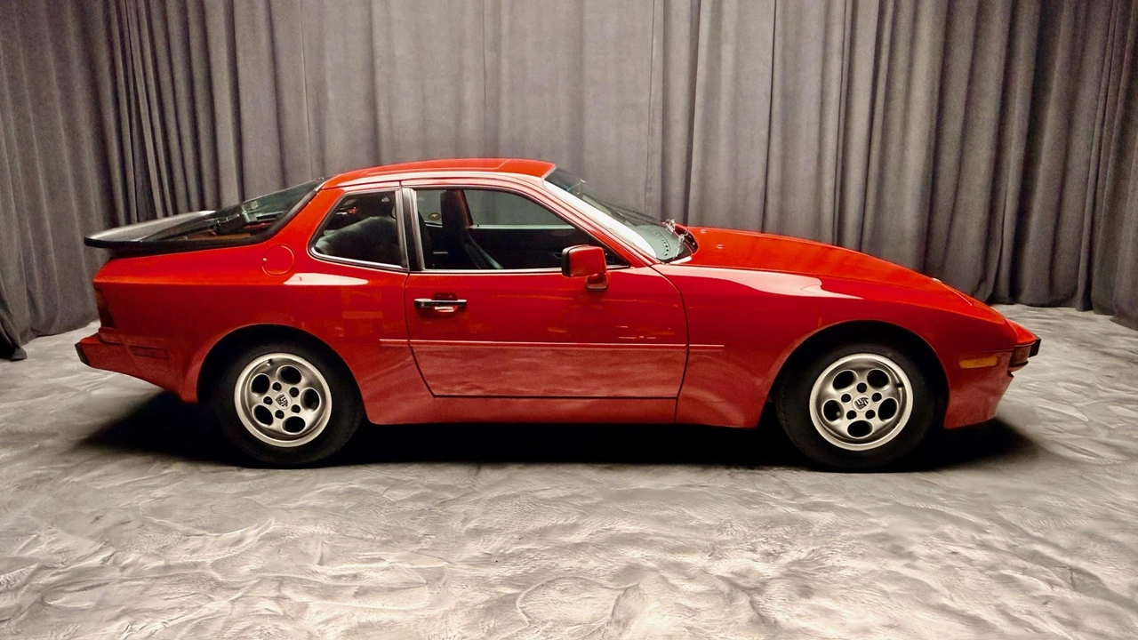 1987 Porsche 944 - Image 15 of 31