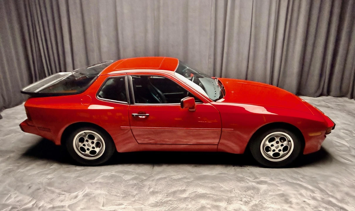 1987 Porsche 944 - Image 17 of 31