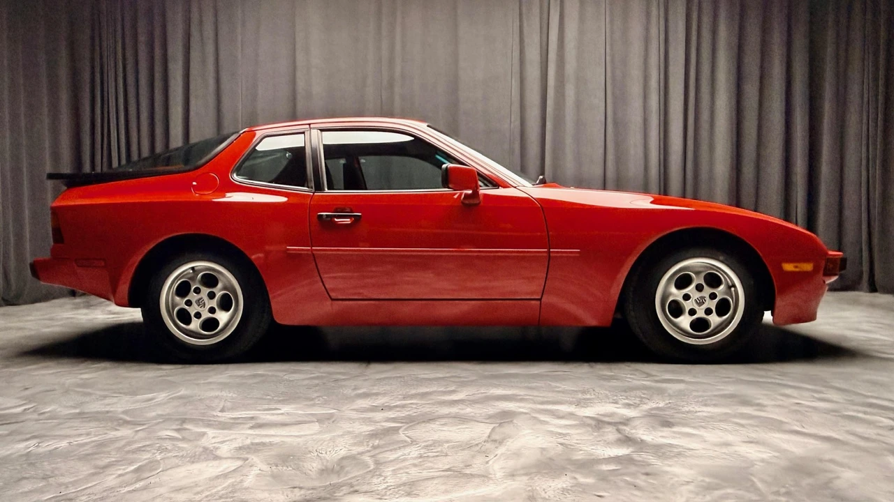 1987 Porsche 944 - Image 16 of 31