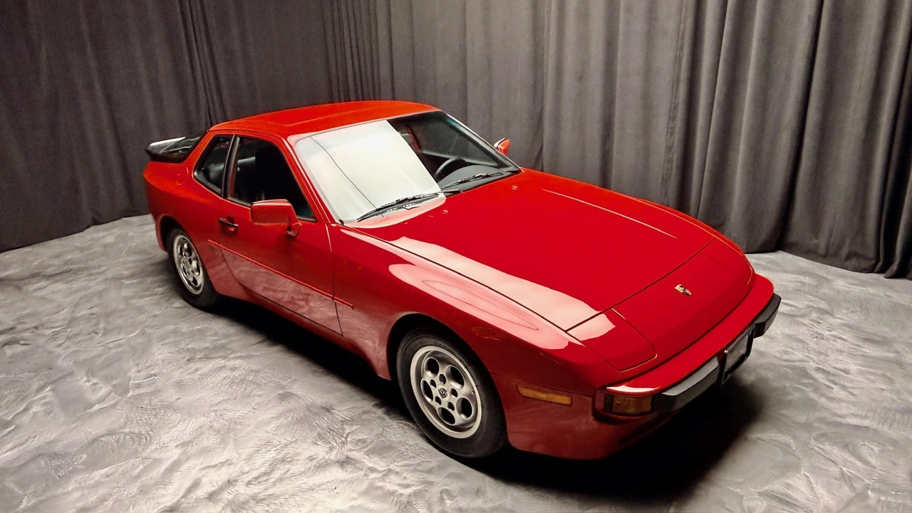 1987 Porsche 944 - Image 13 of 31