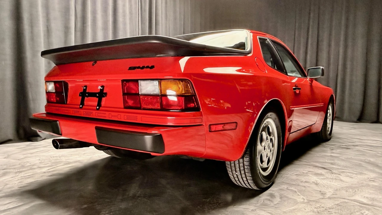 1987 Porsche 944 - Image 18 of 31