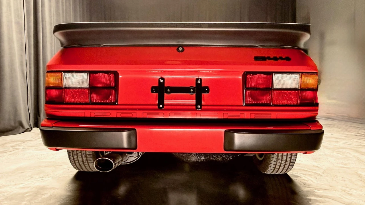 1987 Porsche 944 - Image 21 of 31