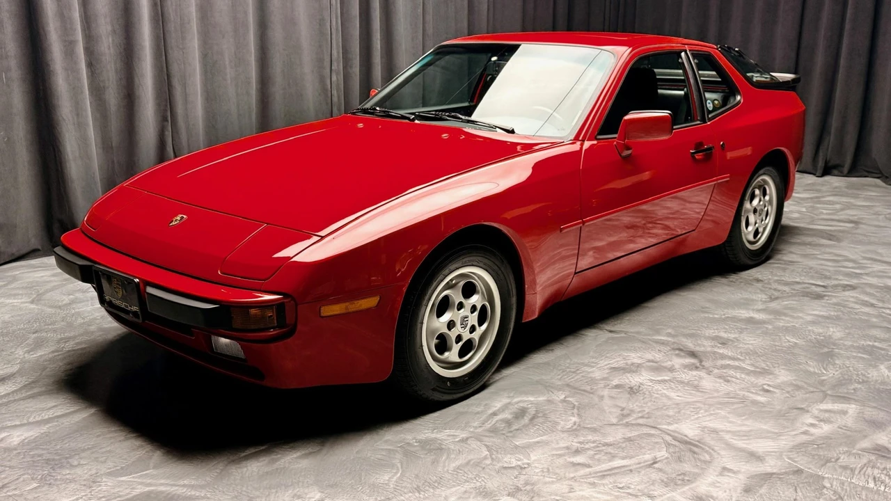 1987 Porsche 944 - Image 4 of 31