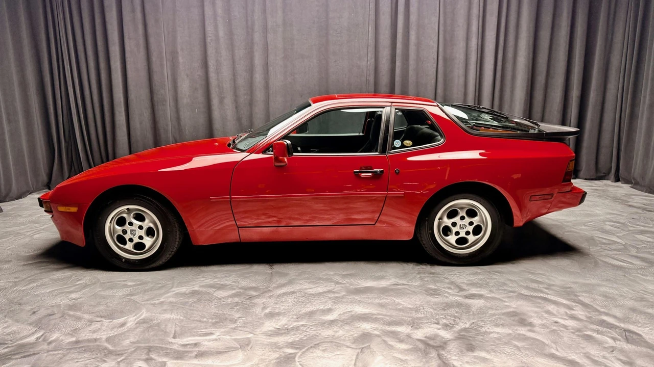 1987 Porsche 944 - Image 29 of 31