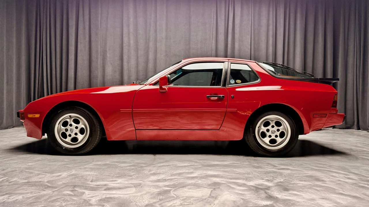 1987 Porsche 944 - Image 27 of 31