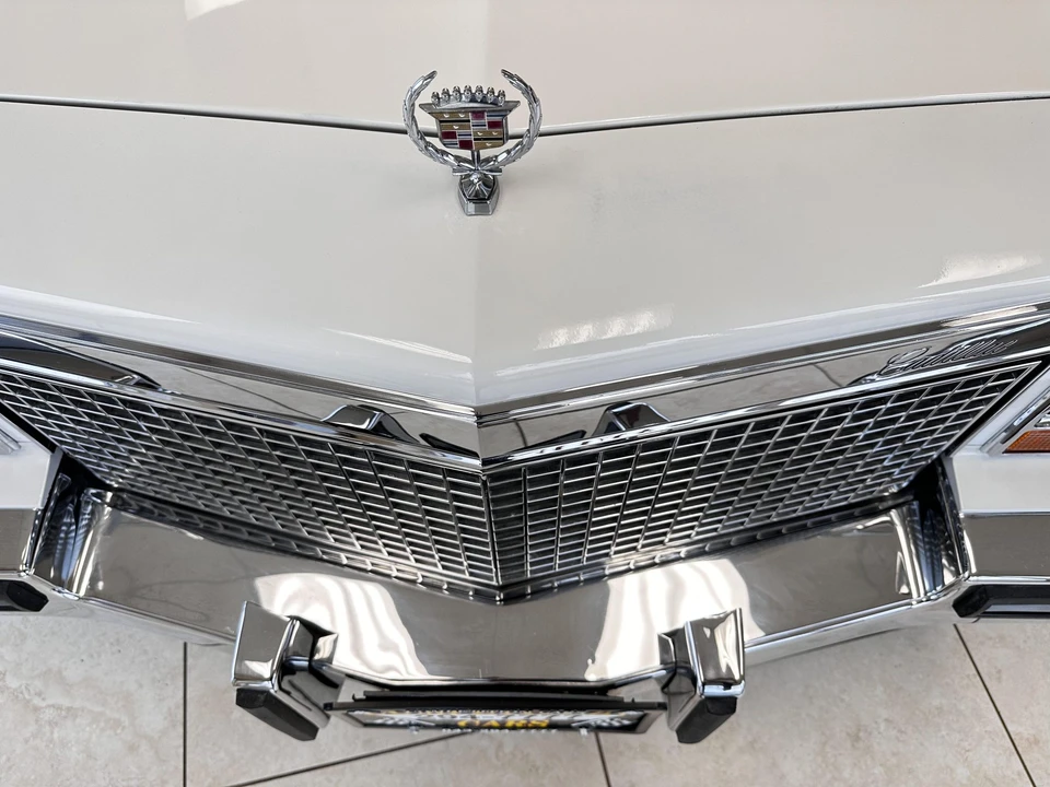 1988 Cadillac Brougham - Image 23 of 31